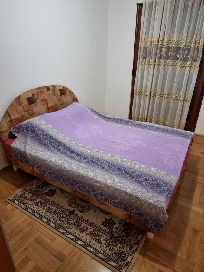 Oksana Apartment ポドゴリツァ エクステリア 写真