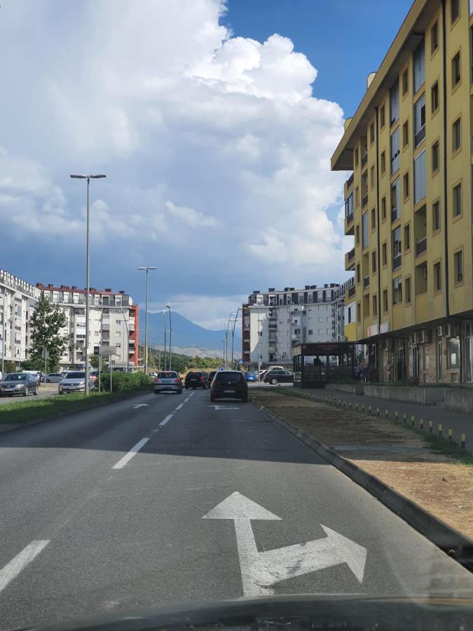 Oksana Apartment ポドゴリツァ エクステリア 写真