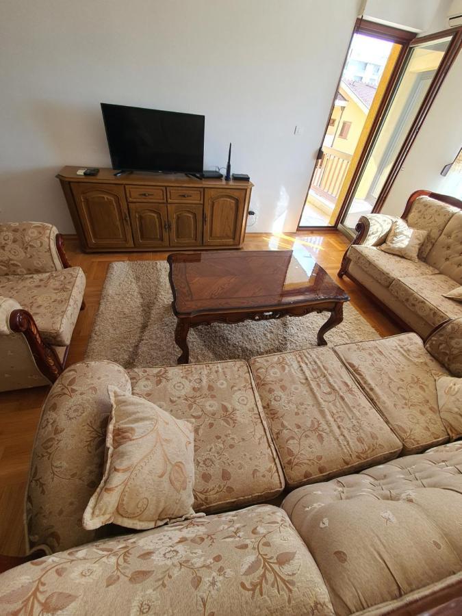 Oksana Apartment ポドゴリツァ エクステリア 写真