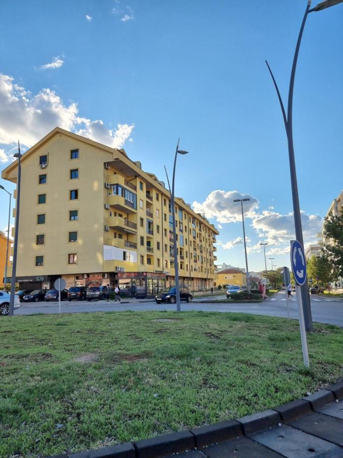 Oksana Apartment ポドゴリツァ エクステリア 写真